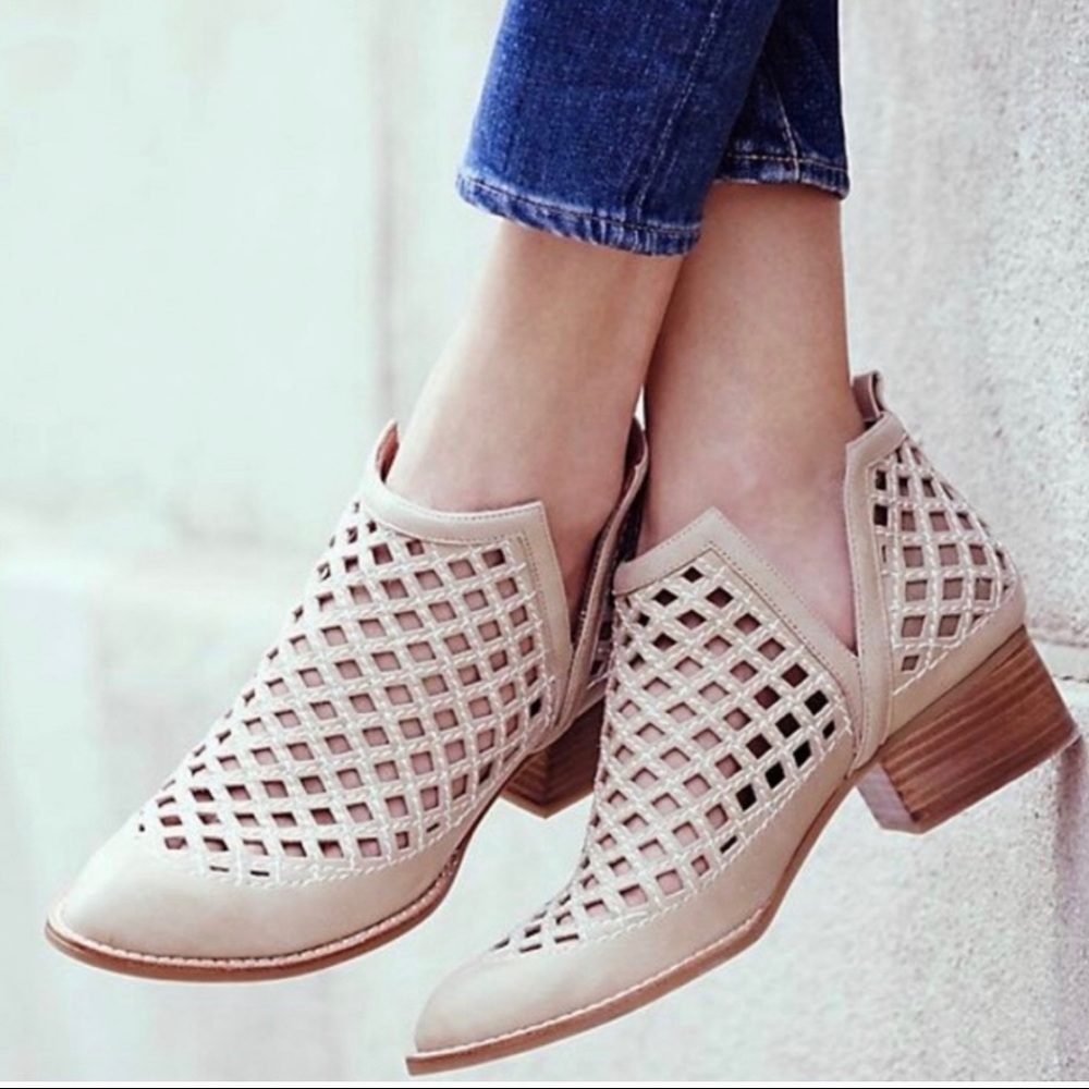 Jeffrey Campbell Taggart Booties - Bone - Size 9